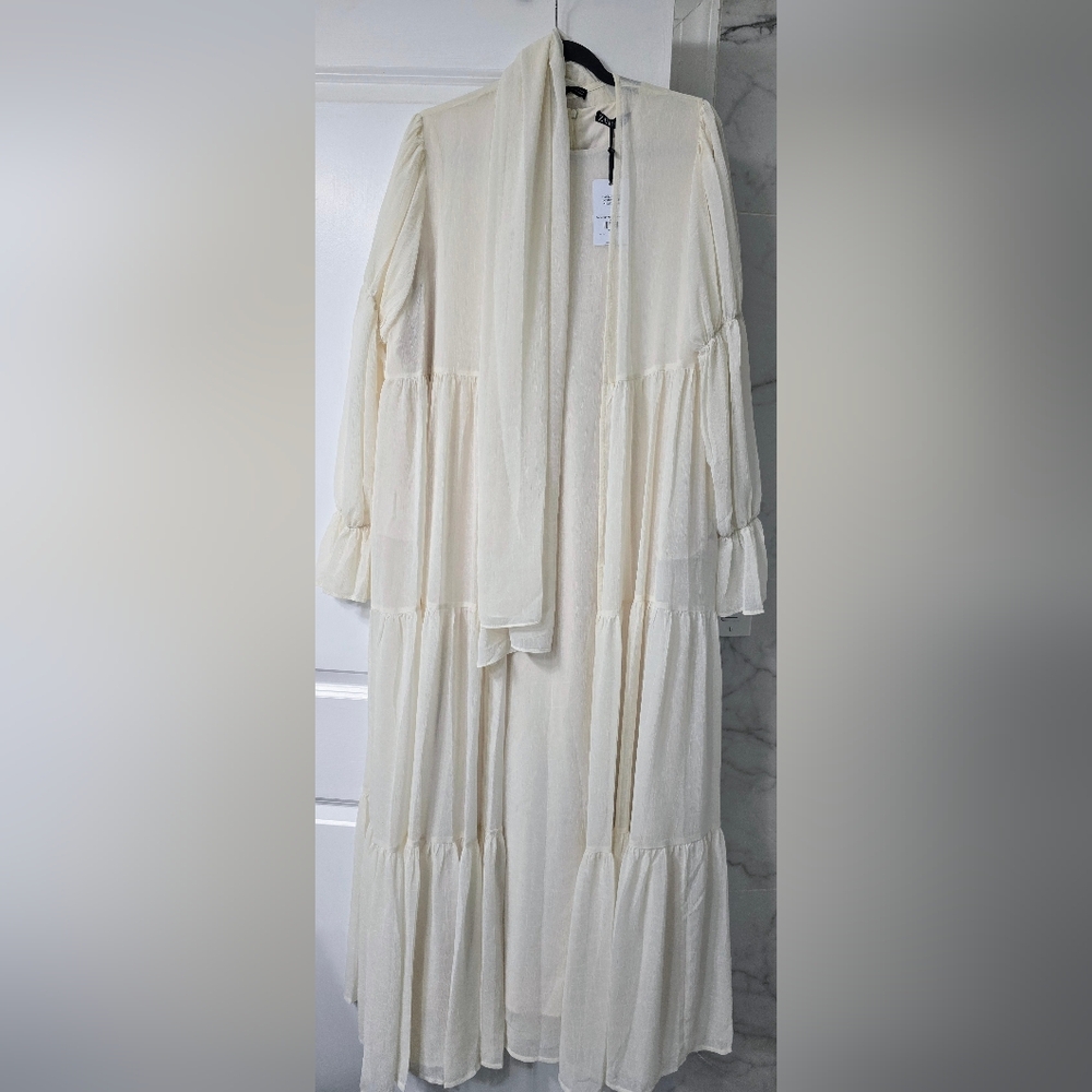 Zahraa Abaya Elegant Cream Maxi Dress